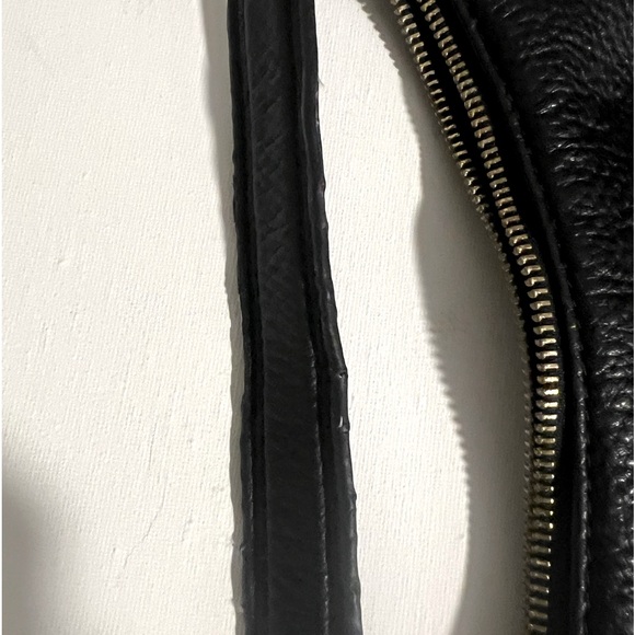 Michael Kors Large Zip Hobo Bag with Tassle - Picture 5 of 8